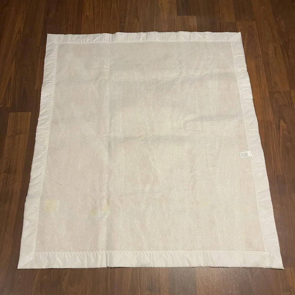 Vintage Satin Edge Baby Blanket Star Moon Sleepy Giraffe Duck Dog Cat Tiger Bear